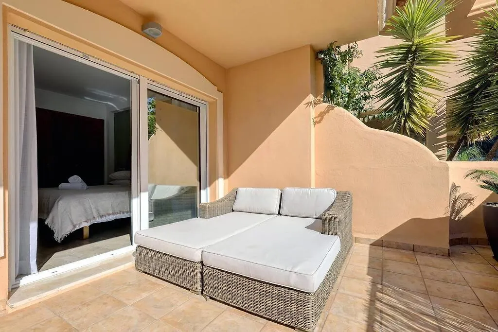 Stunning 2 Bedroom Apartment In Aloha Hill Club 马尔韦利亚 0*,