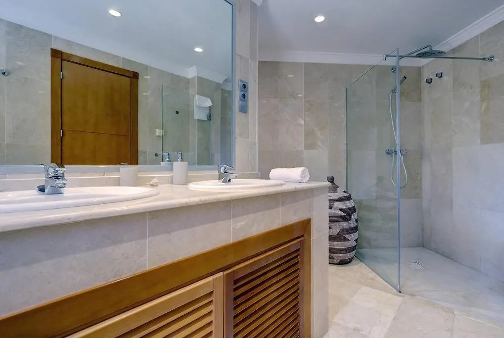 Stunning 2 Bedroom Apartment In Aloha Hill Club 马尔韦利亚 西班牙